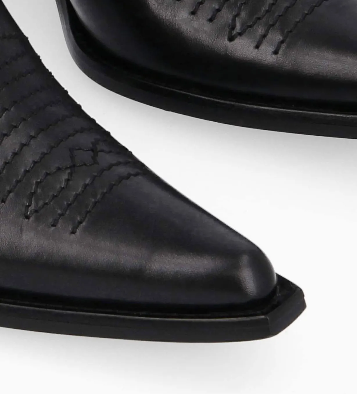 Bottine western chelsea brodée à talon - Simone 50 - Cuir de veau lisse brillant - Noir